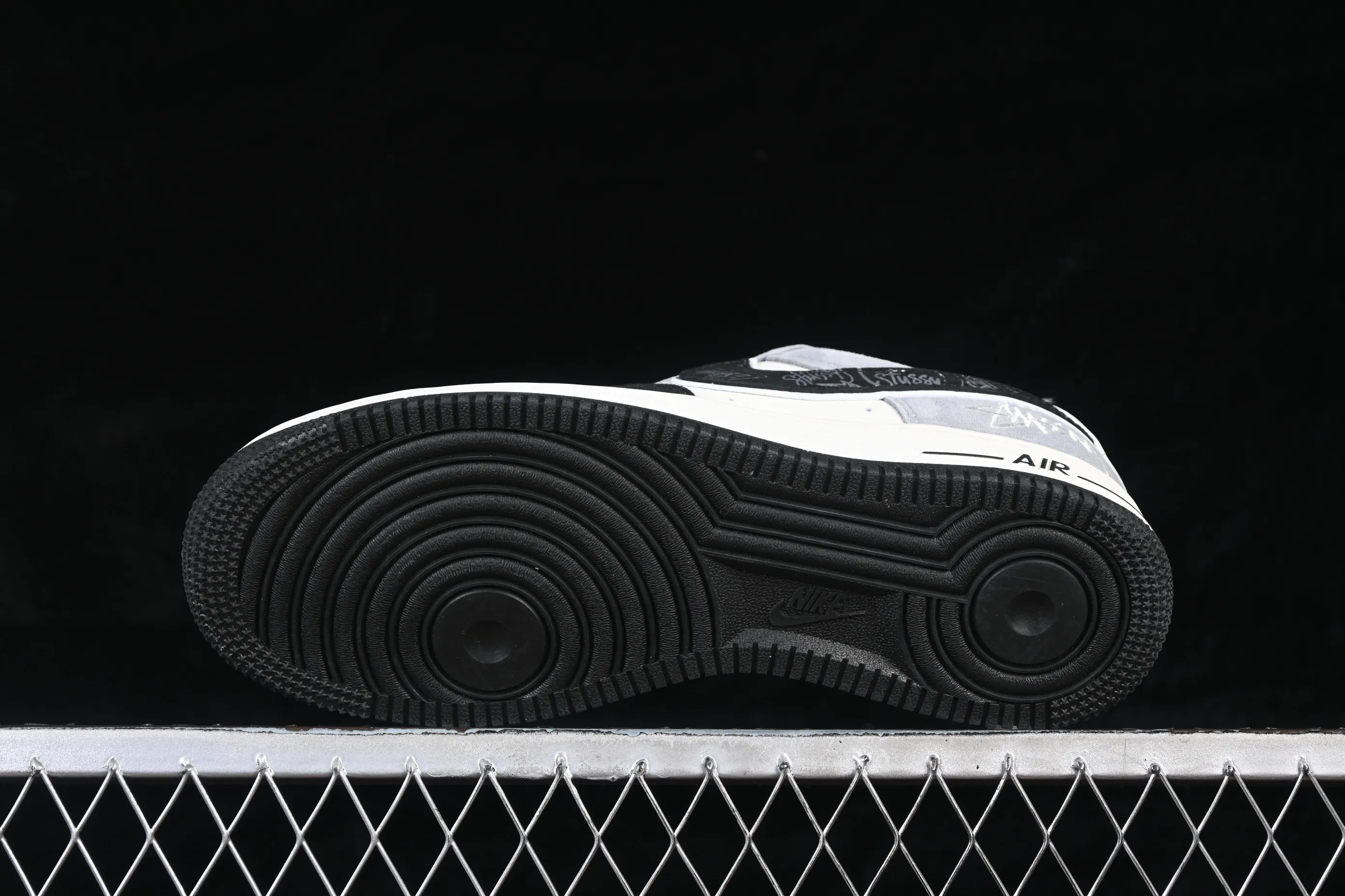 All categories Nk Air Force 1 Air Force series Nk Air Force 1 Low Air Force low-top Nike Air Force 1'07 Low Black and white gray Air Force 1 low-top casual sneakers SS1979-013